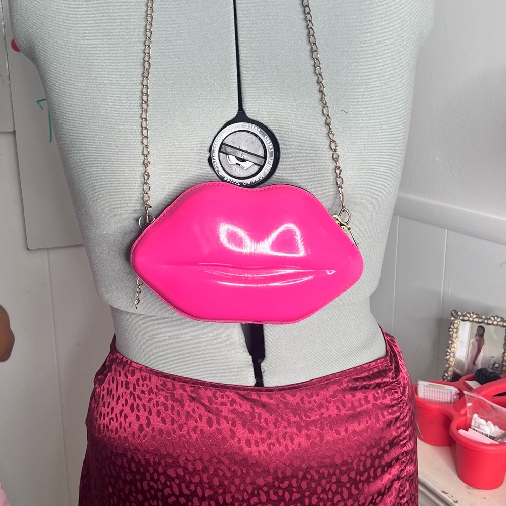 Pink Lip-Shaped Crossbody Bag